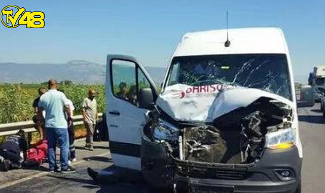 Aydın&#039;da feci kaza! Yolcu minibüsü kamyonete çarptı: 10 yaralı