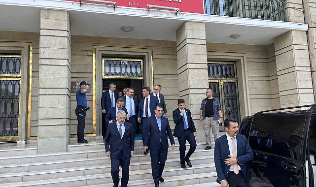 Bakan Dönmez, Vali Ayyıldız&#039;ı makamında ziyaret etti