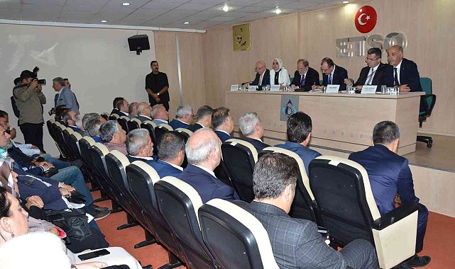 Bakan Muş ETSO&#039;da iş adamlarıyla bir araya geldi