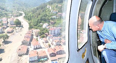 Bakan Süleyman Soylu, selden etkilenen Bozkurt'ta helikopterle incelemelerde bulundu