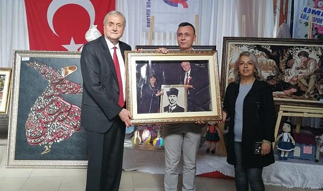 Başkan Bakkalcıoğlu yıl sonu sergisini ziyaret etti
