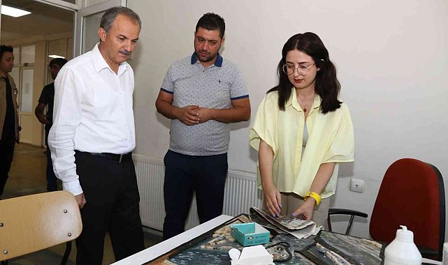 Başkan Kılınç, ADIMEK kurs merkezindeki eserleri inceledi