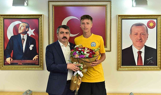 Başkan Yılmaz milli sporcuyu ağırladı
