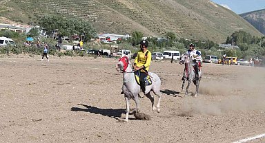 Bayburt'ta düşe kalka cirit