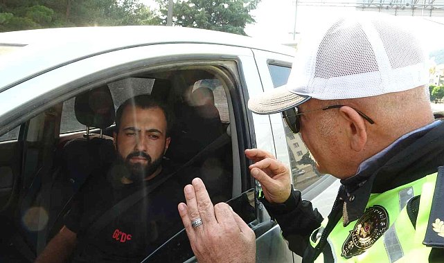 Bayram öncesi yolculara trafik kuralları ve emniyet kemeri uyarısı