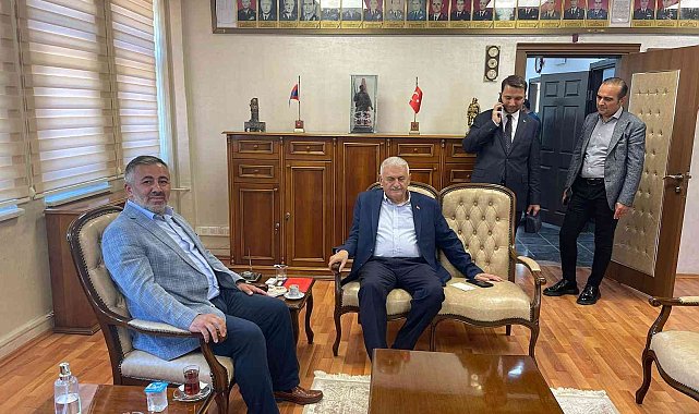 Binali Yıldırım&#039;ı taşıyan helikopter Bilecik&#039;e acil iniş yaptı