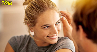 Bir kadının sizden hoşlandığını nasıl anlarsınız ?