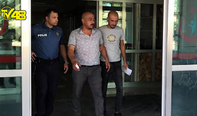 Birlikte boşanma dilekçesi verdiği eşini bıçakladı