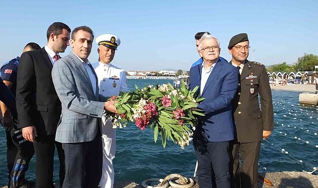 Burhaniye&#039;de 5 plaja törenle mavi bayrak asıldı