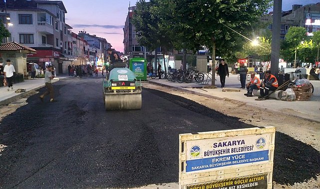 Büyükşehir&#039;den Katlı Pazar bölgesinde asfalt mesaisi