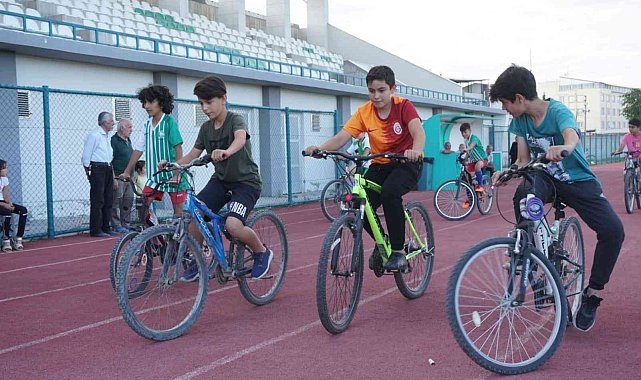 Çivril&#039;de Yaz Spor Okulları çocuk ve gençlerle buluştu