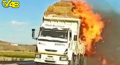 Çorum'da Saman Balyaları Alev Alev Yandı