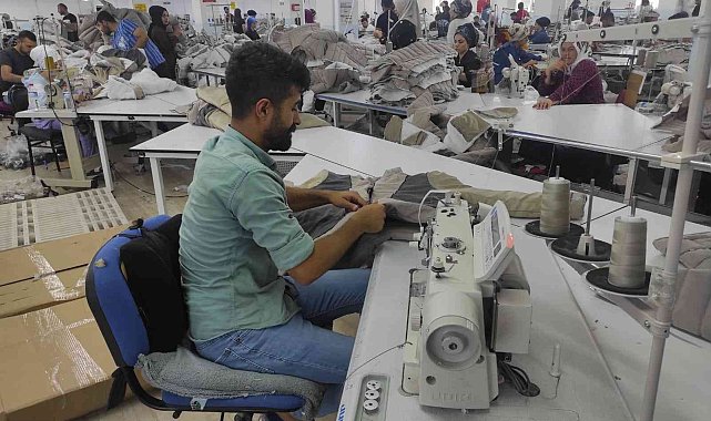 Devlet desteğiyle kurulan tekstil fabrikasında 400 kişiye iş imkanı sağlandı
