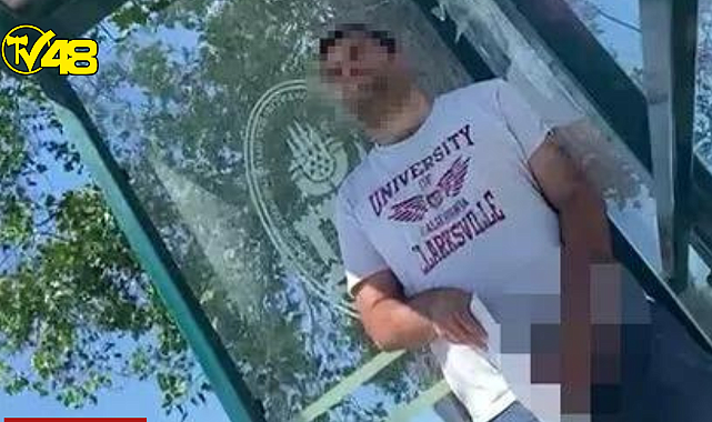 Durakta bekleyen kadına cinsel organını gösterdi