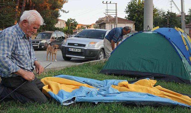 Edirne&#039;de Kırkpınar için çadırda konaklayan vatandaşlara zabıta engeli