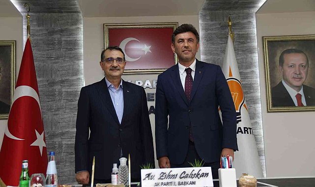 Enerji ve Tabii Kaynaklar Bakanı Dönmez AK Parti Eskişehir İl Başkanlığı&#039;nı ziyaret etti
