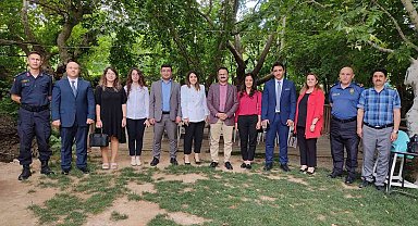 Gediz'de tayini çıkan hakim ve savcılar için veda yemeği