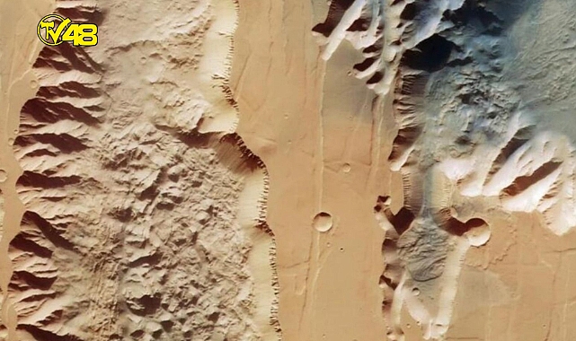 Güneş Sistemi&#039;ndeki en büyük kanyon görüntülendi!