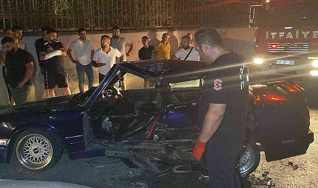İki otomobil çarpıştı: 1&#039;i ağır 2 yaralı