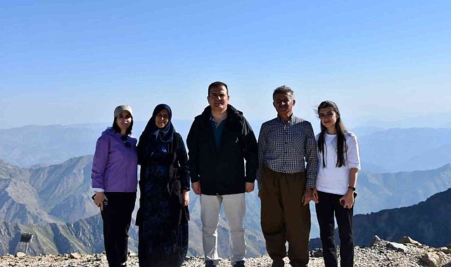 İkiyaka zirvesinde duygulandıran mutluluk