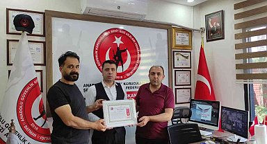 İş insanı Ekremoğlu'na onur belgesi verildi