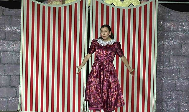 Kadıköy&#039;de çocuklar tiyatro festivalinde doyasıya eğlendi