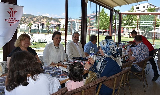 Kaymakam Sağlam, koruyucu aileler ile buluştu
