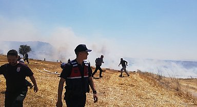 Kepsut'taki tarla yangını korkuttu