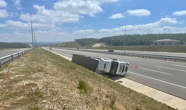 Kocaeli gündem haberi | Kuzey Marmara Otoyolu Kocaeli geçişinde tır devrildi