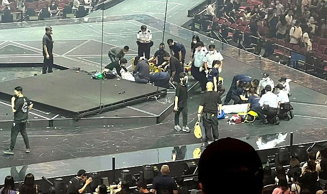 Konser Veren Mirror Grubunun Dansçısının Üstüne Dev Ekran Düştü! Yoğun Bakıma Alındı.