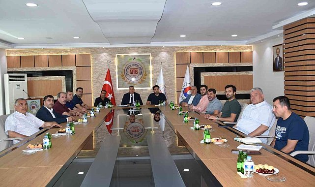 Kuruyemiş sanayicilerinden Malatya Ticaret Borsası&#039;na ziyaret