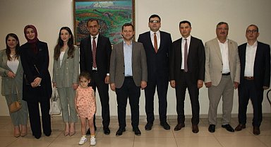 Malazgirt'te Adliyesi'nde tayinleri çıkan savcı ve hâkime veda yemeği verdi