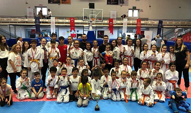 Manisa BBSK altyapısı açık ara farkla şampiyon