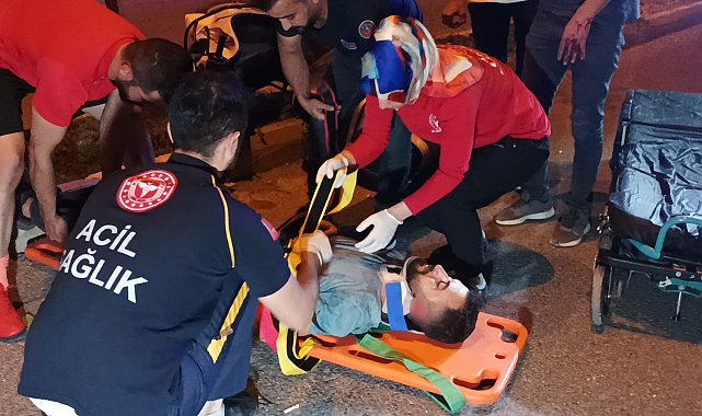 Motosiklet refüje çarptı: 1 yaralı