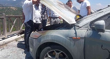 Park halindeki otomobilde yangın çıktı