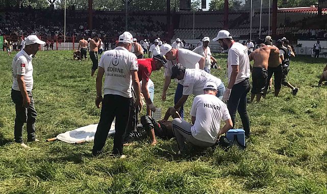 Sakatlanan pehlivan hastaneye kaldırıldı