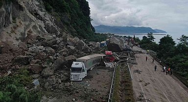 Sarp Sınır Kapısı'na giden yolu trafiğe açmak için çalışmalar sürüyor