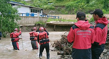 Selde kaybolan genç, 37 kilometrelik mesafede aranıyor