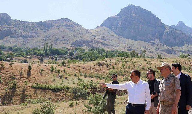 Siirt Valisi Hacıbektaşoğlu, Pervari-Doğan yolunda incelemelerde bulundu