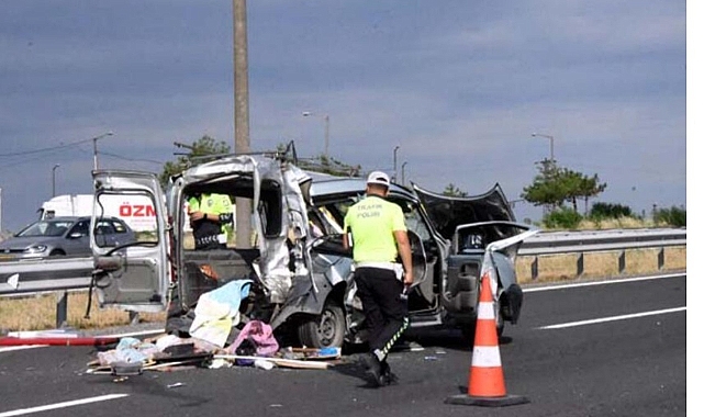 SON DAKİKA: Tekirdağ&#039;da feci kaza! Baba ile ikiz çocukları hayatını kaybetti!