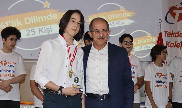 Tekden Ortaokulu öğrencilerinden LGS&#039;de büyük başarı