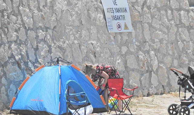 Ünlü tatil merkezi Çeşme&#039;de kamusal alanlarda çadır yasağı
