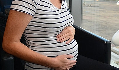 YAZ HAMİLELERİ SEYAHATTE NELERE DİKKAT ETMELİ ?