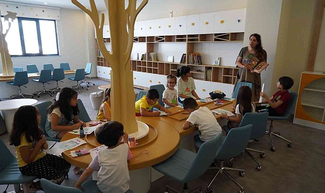 Yazar Hilal Kaya, çocuklarla bir araya geldi