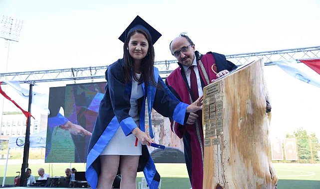 Yeni sağlık neferleri mezuniyet gururunu yaşadı