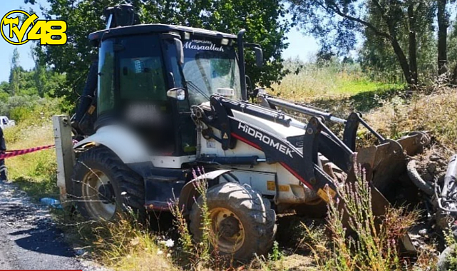 Yol çalışmasını izlerken iş makinesinin altında kalarak hayatını kaybetti