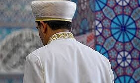 2 Küçük Kız Çocuğuna Tacizle Suçlanan İmam Tutuklandı