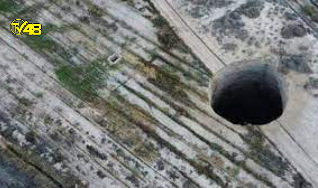 200 metre derinliğindeki dev obruk korku yarattı !