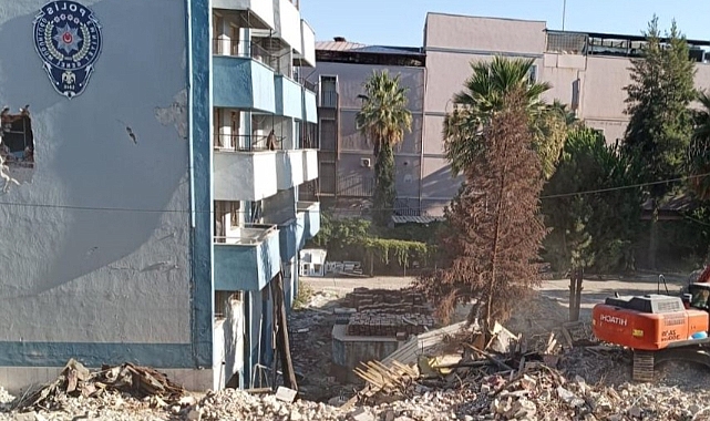 Milas Eski Emniyet Müdürlüğü Binası Yıkıma Başladı