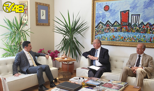 Fuat Oktay Kaza Yapan Vatandaşa Kolonya Tuttu